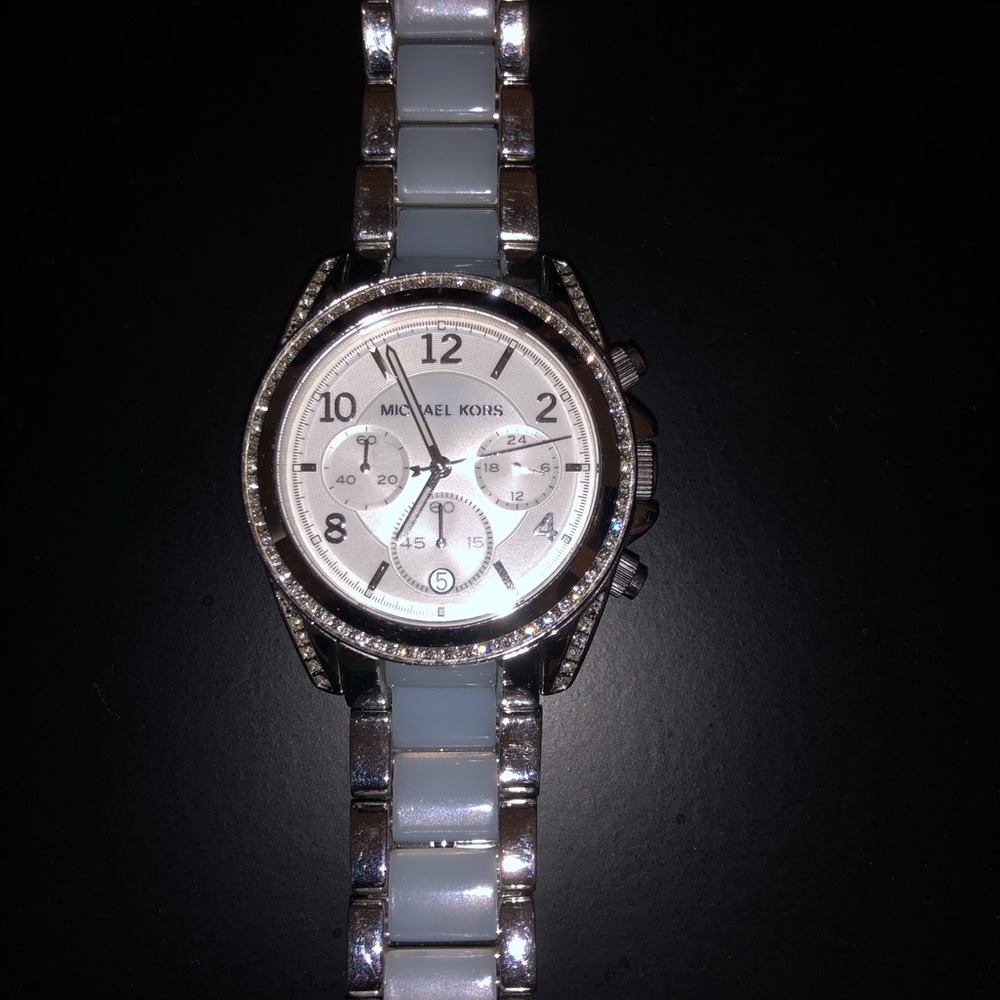Mk watch